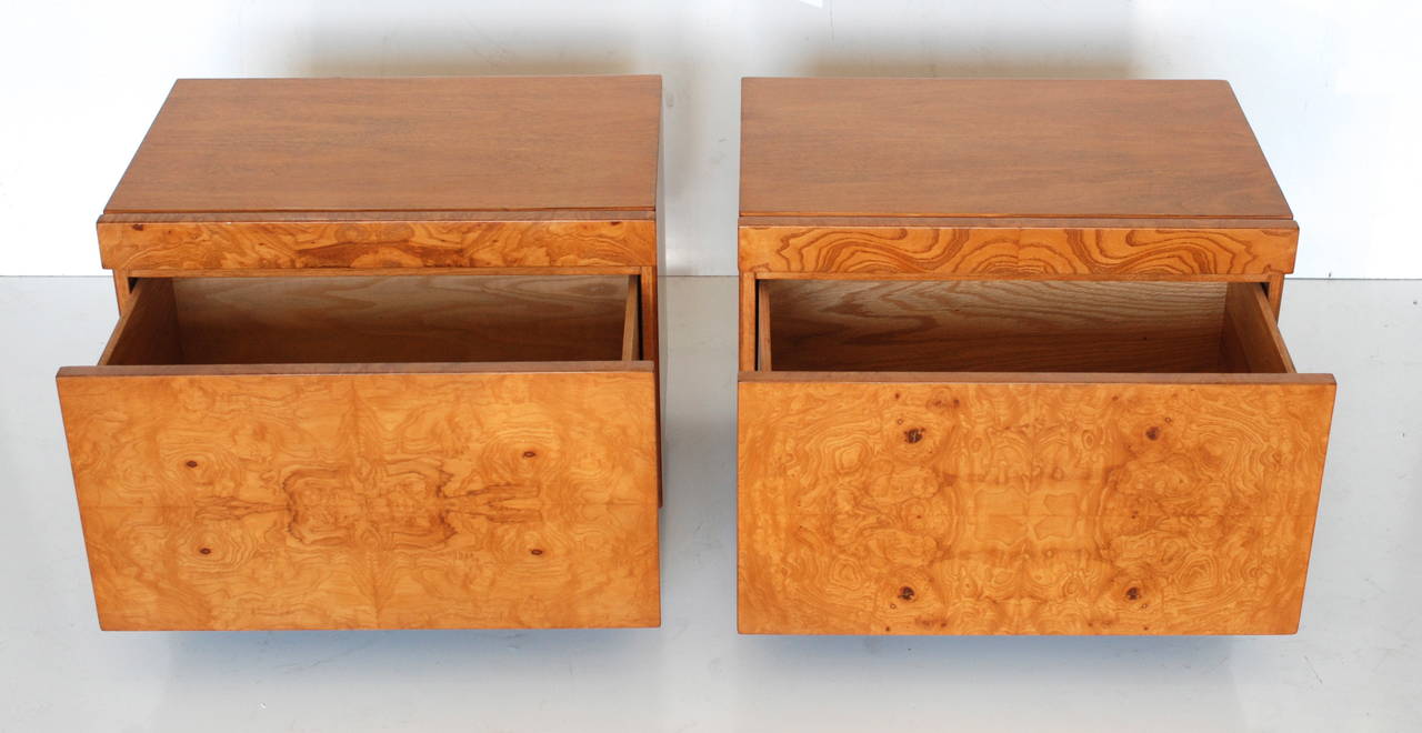 Pair of Milo Baughman for Lane Olive Burl Nightstands In Excellent Condition In Palm Springs, CA