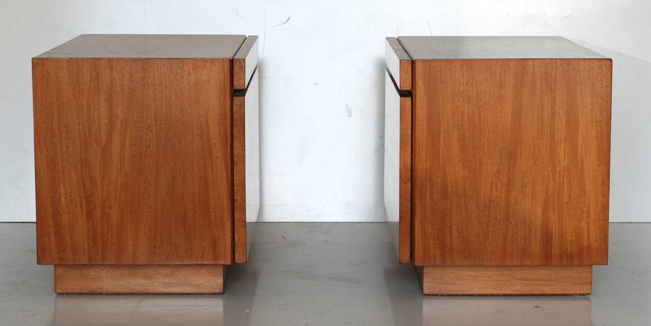 20th Century Pair of Milo Baughman for Lane Olive Burl Nightstands
