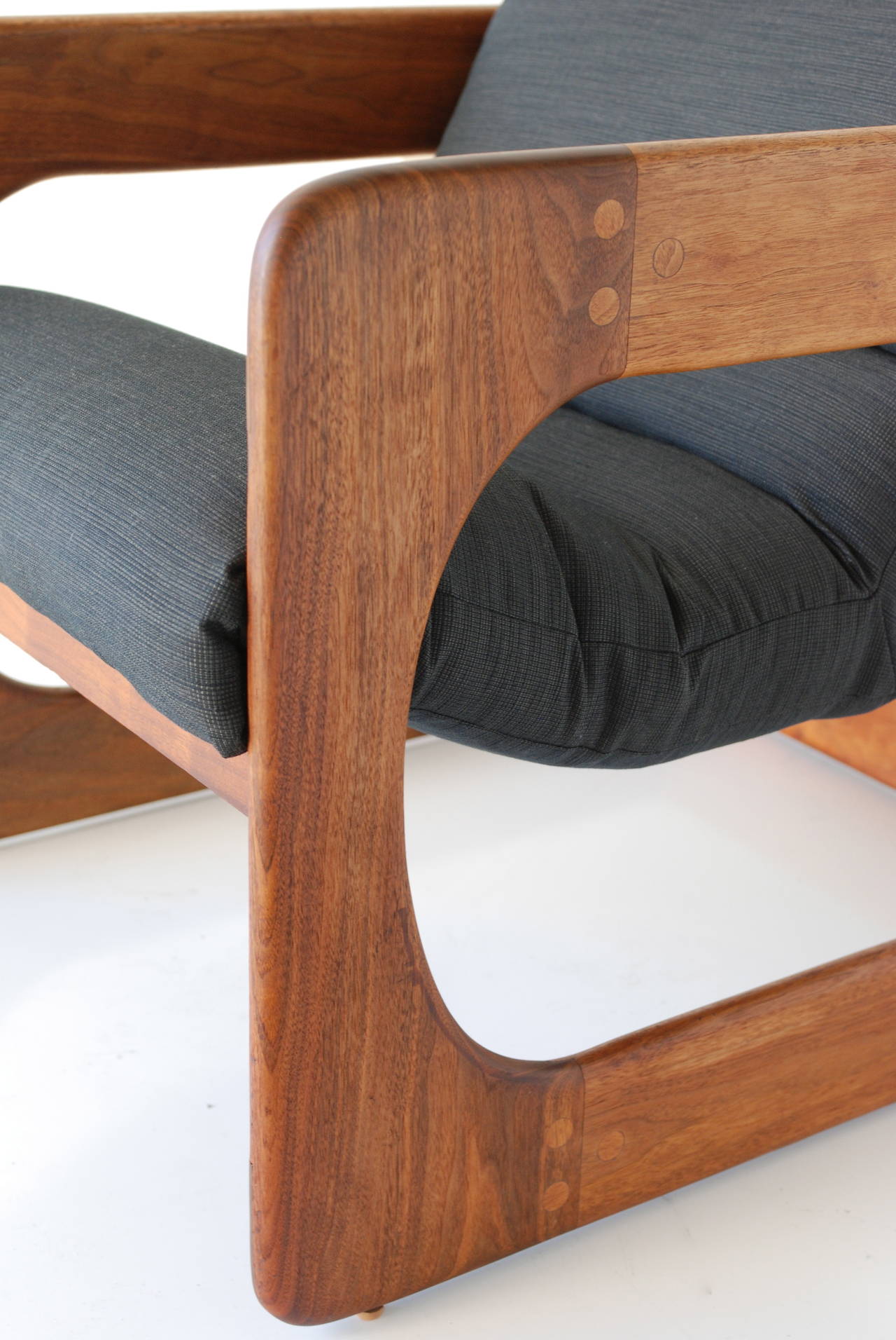Organic Modern Pair of Sculptural California Modern Walnut Sling Lounge Chairs by Lou Hodges