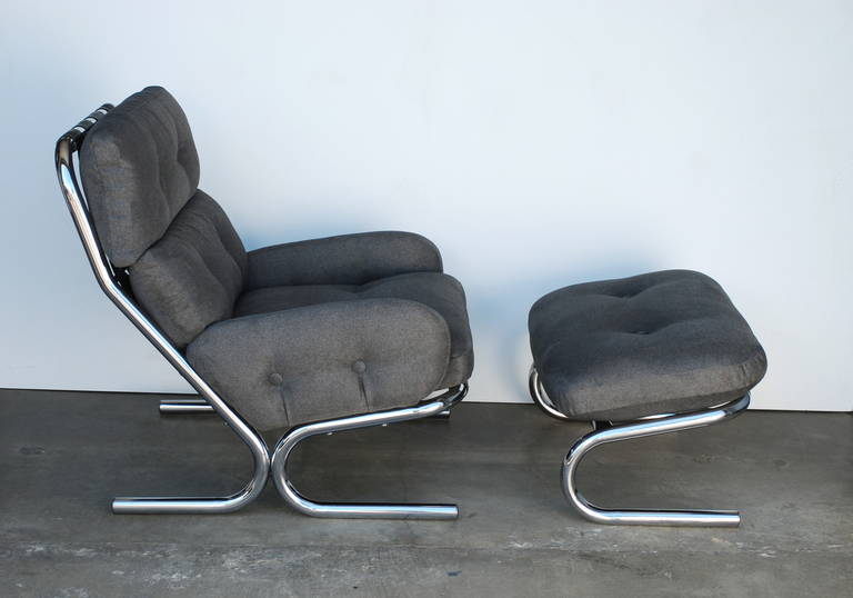 Mid-Century Modern Directional 1970s Chrome and Grey Tubular Chair and Ottoman