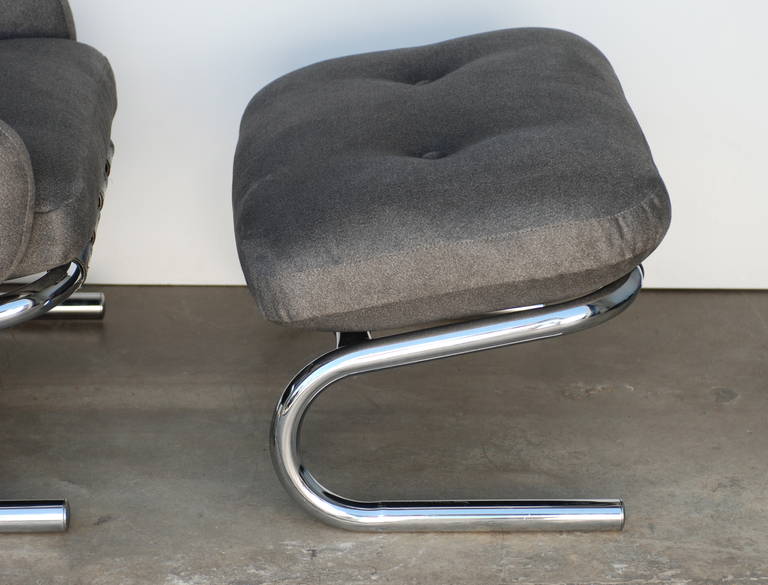 Directional 1970s Chrome and Grey Tubular Chair and Ottoman In Excellent Condition In Palm Springs, CA