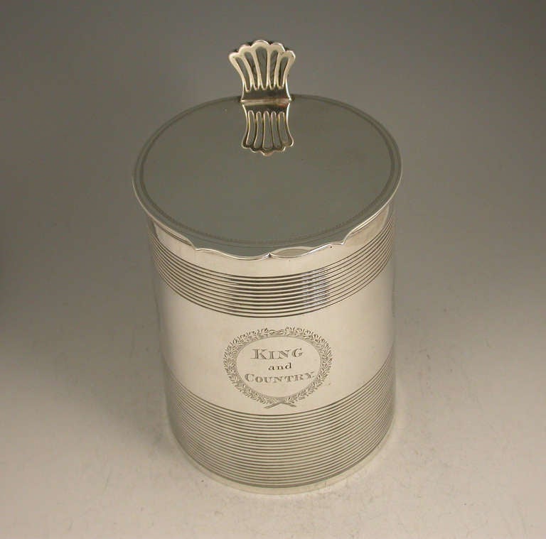 George III Antique Silver Flat Lidded Tankard  In Excellent Condition In Sittingbourne, Kent