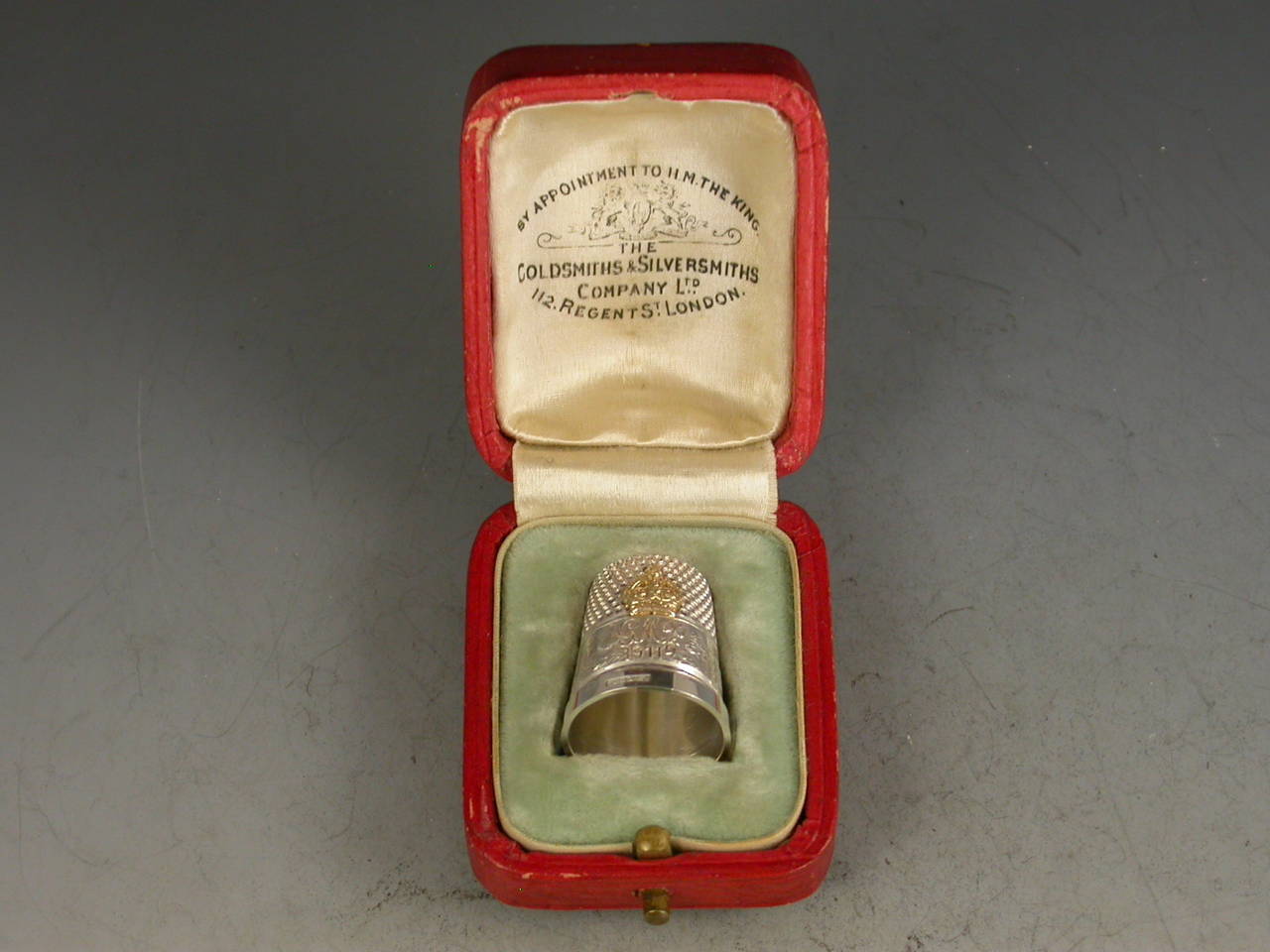 English George V Cased Silver and Gold Commemorative Coronation Thimble