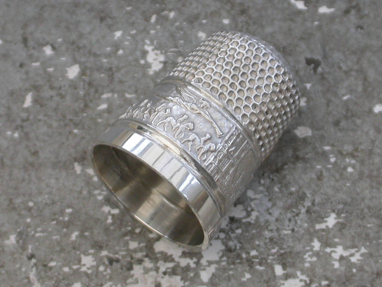 George V Cased Silver and Gold Commemorative Coronation Thimble 1