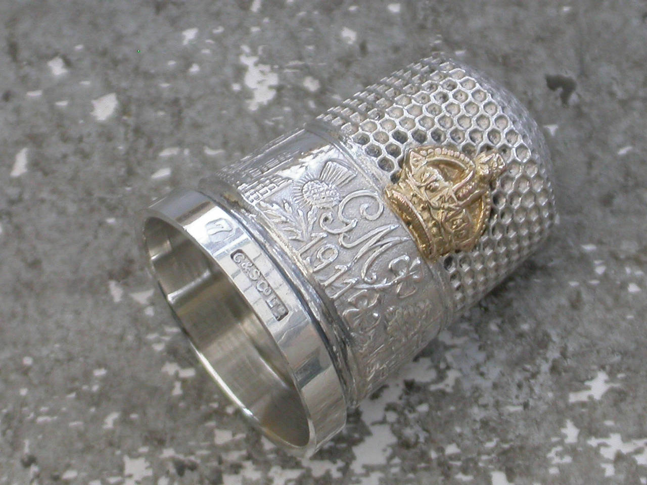George V Cased Silver and Gold Commemorative Coronation Thimble 2