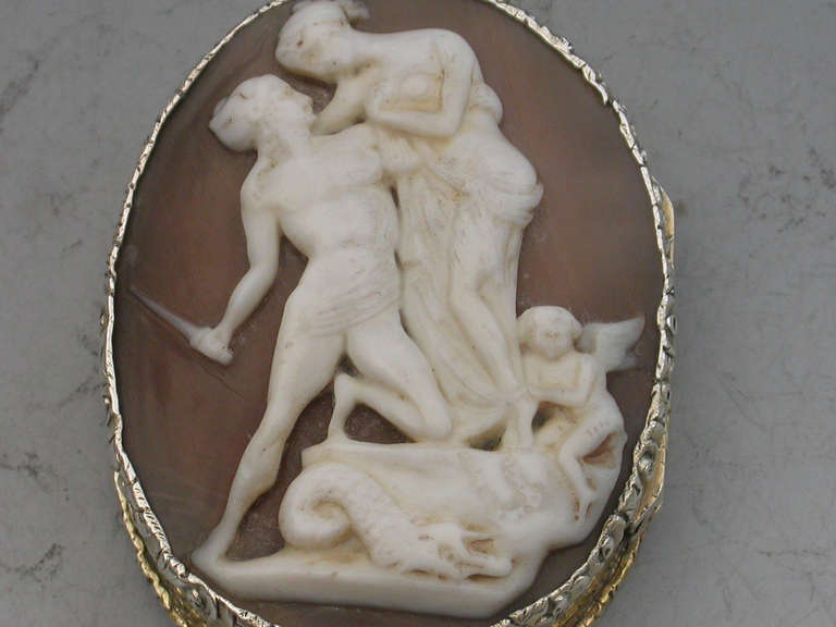 William IV Silver Gilt Mounted Cameo Vinaigrette Perseus and Andromeda In Excellent Condition In Sittingbourne, Kent