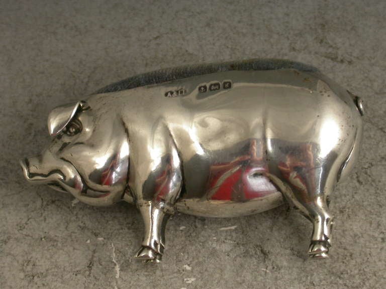 Edwardian Novelty Antique Silver 'Pig' Pin Cushion In Excellent Condition In Sittingbourne, Kent