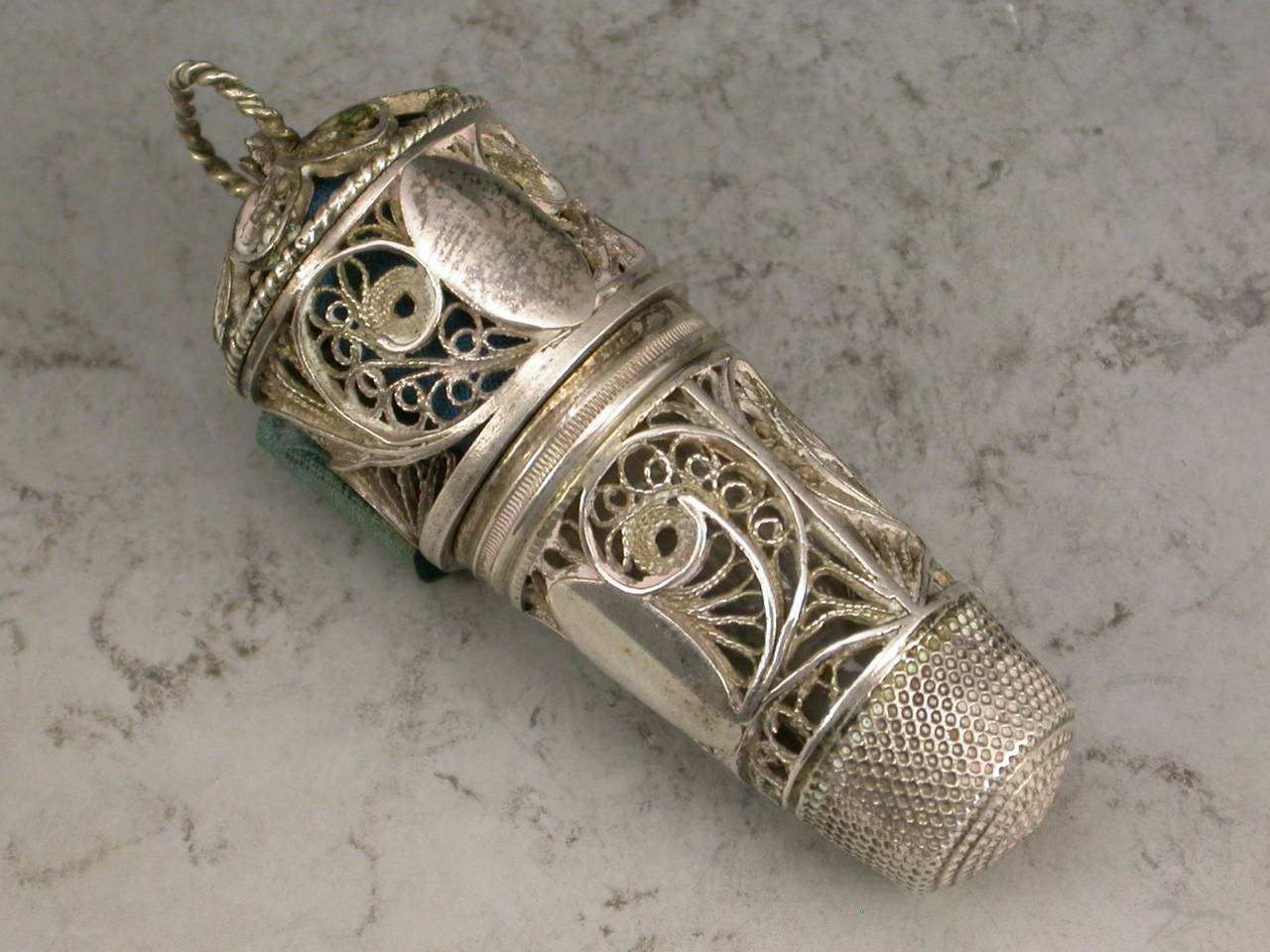 Georgian Combination Silver Filigree Thimble, Scent Bottle Holder, Tape Measure In Good Condition In Sittingbourne, Kent