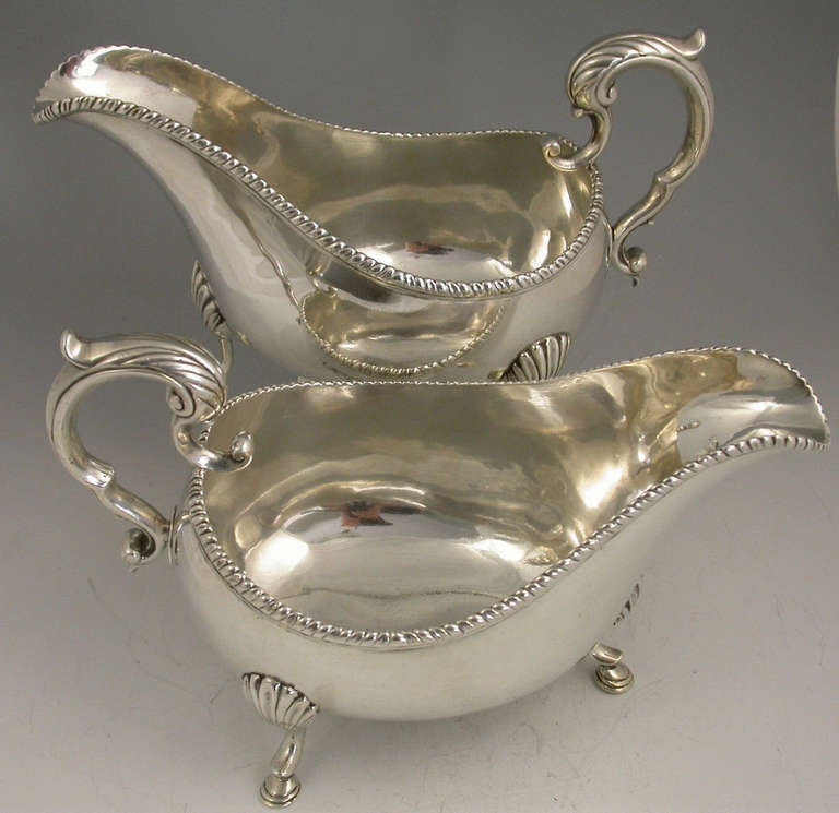 Pair of George III Large Irish Silver Sauce Boats In Good Condition In Sittingbourne, Kent