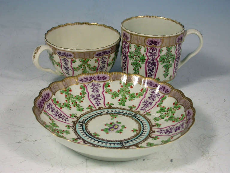 18th Century and Earlier Dr Wall Worcester Lilac Holly Berry Trio