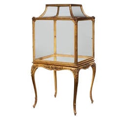 Giltwood free standing Napoleon lll square display cabinet