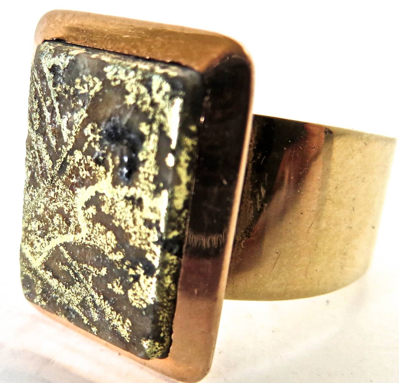 19th Century Gold Quartz Ring For Sale 2