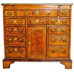 George I Walnut Bachelors Chest. Circa 1720 8