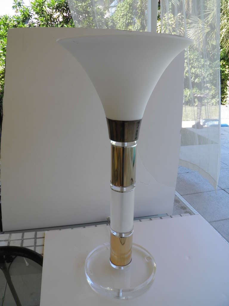 Mid-20th Century Large Lucite Brass Urn Table Lamp Glass Shade, 1960s For Sale