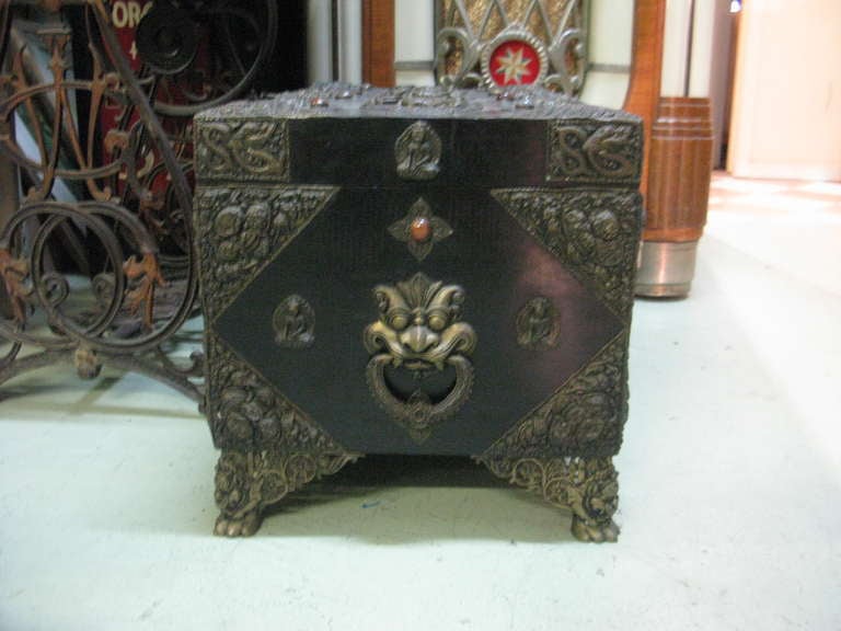 Indian Maharaja Jewelry Trunk, Decorated with Buddhas & Jewels with Provenance For Sale