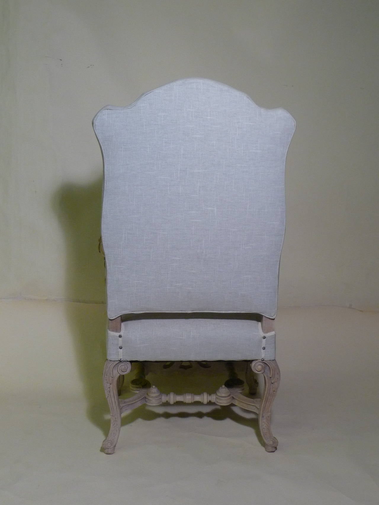 19th Century Highly Carved BaroquenThrone Armchair Bleached with Linen Upholster For Sale 2