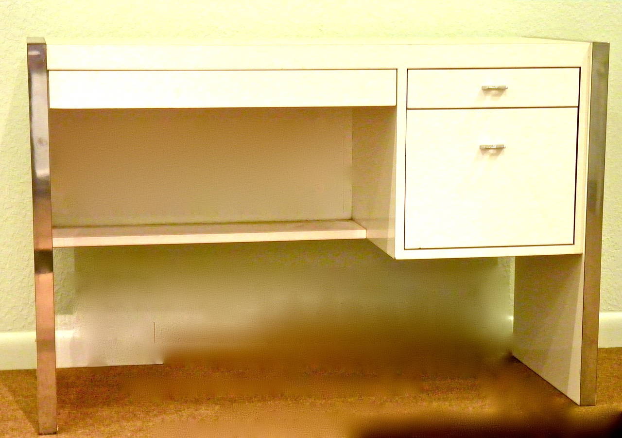 American 1960s Modern Desk with File Ala Milo Baughman Minimal Streamlined Design For Sale