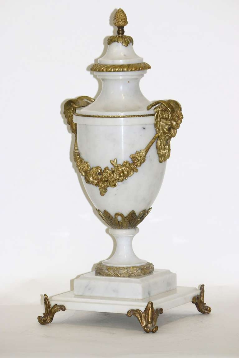 Fine Monumental Marble Gilt Bronze French Louis XVI Cassolette Urn circa 1820 In Good Condition For Sale In West Palm Beach, FL