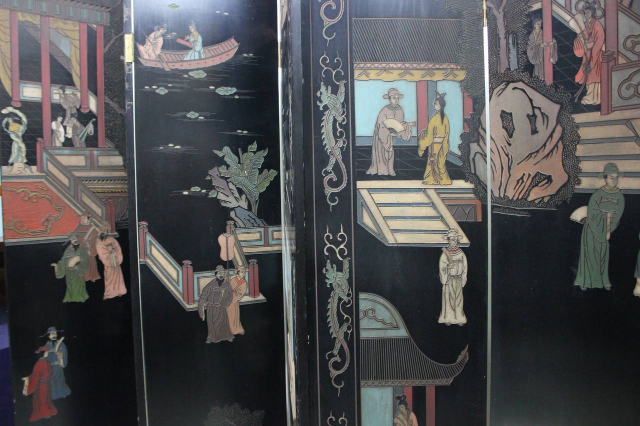 Chinese Lovely Chinoiserie Parcel Gilt Lacquered Eight Panel Screen For Sale