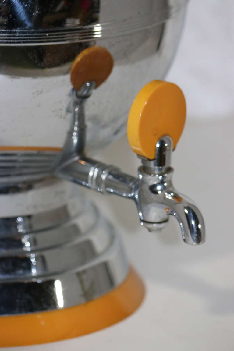 Mid-20th Century Art Deco ‘Chromolux’ Coffee Urn with Bakelite Details For Sale