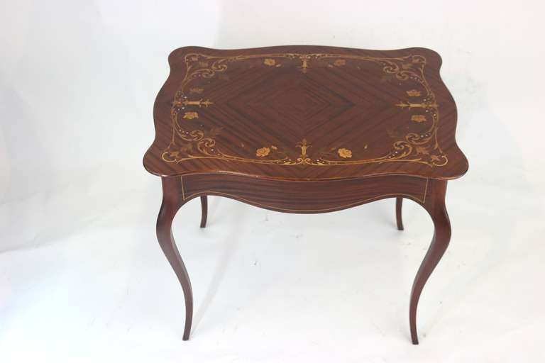 Majorelle French Art Nouveau Side Table or Desk- Floral Marquetry Inlay In Good Condition For Sale In West Palm Beach, FL