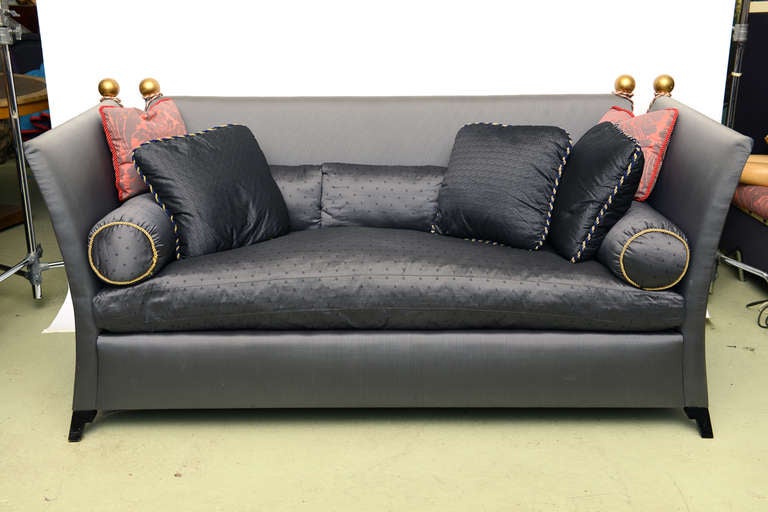 Chic Designer Pair 'St. Laurent' Sofas -Knole Style-Bergamo Silks, from a Chateau (amerikanisch) im Angebot