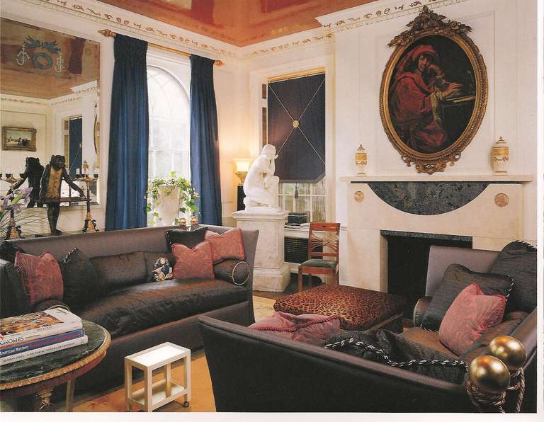 Chic Designer Pair 'St. Laurent' Sofas -Knole Style-Bergamo Silks, from a Chateau (Neoklassisch) im Angebot