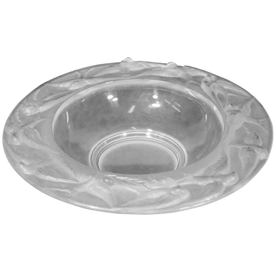 Beautiful Lalique Style Large Crystal Bowl with Flying Swallows in High Relief For Sale