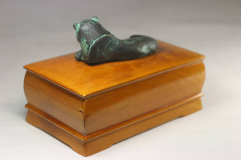 Swedish Elm Burl Box with Green Patina Lion in Repose on Top In Good Condition For Sale In West Palm Beach, FL
