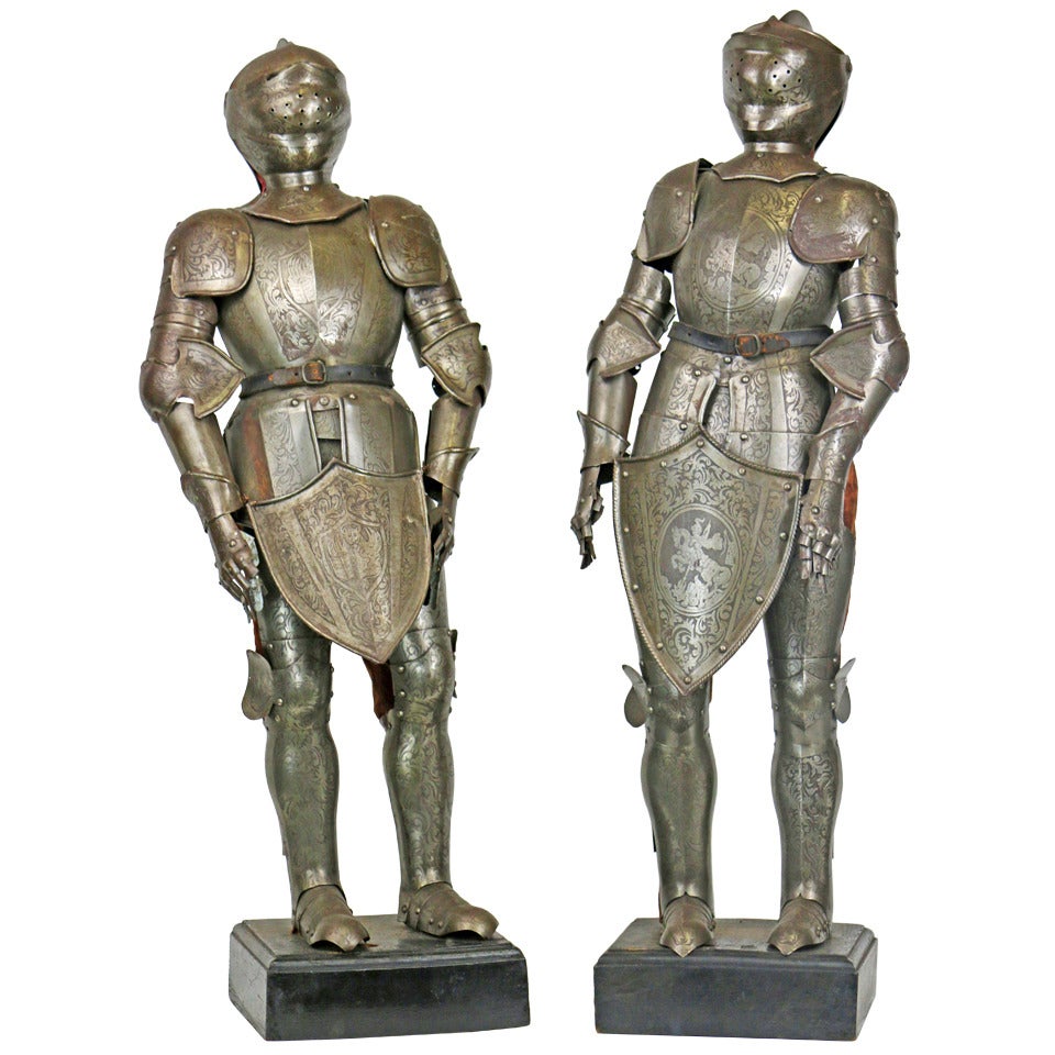 19th Century Pair of Miniature Armor Maquettes in Medieval Renaissance Style For Sale