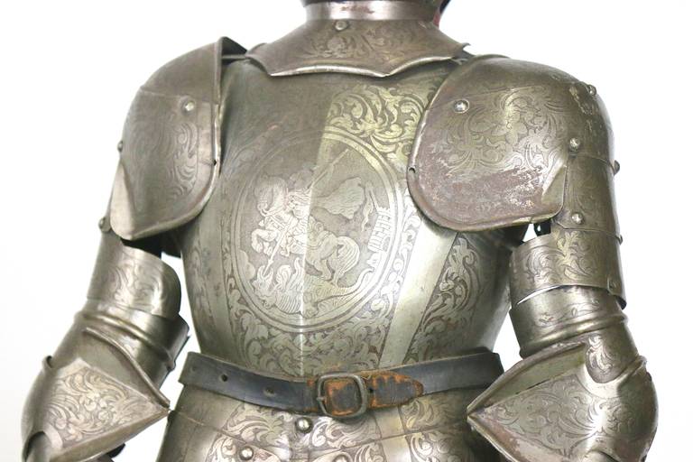 19th Century Pair of Miniature Armor Maquettes in Medieval Renaissance Style In Good Condition For Sale In West Palm Beach, FL