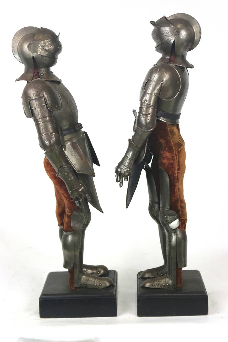 19th Century Pair of Miniature Armor Maquettes in Medieval Renaissance Style For Sale 1