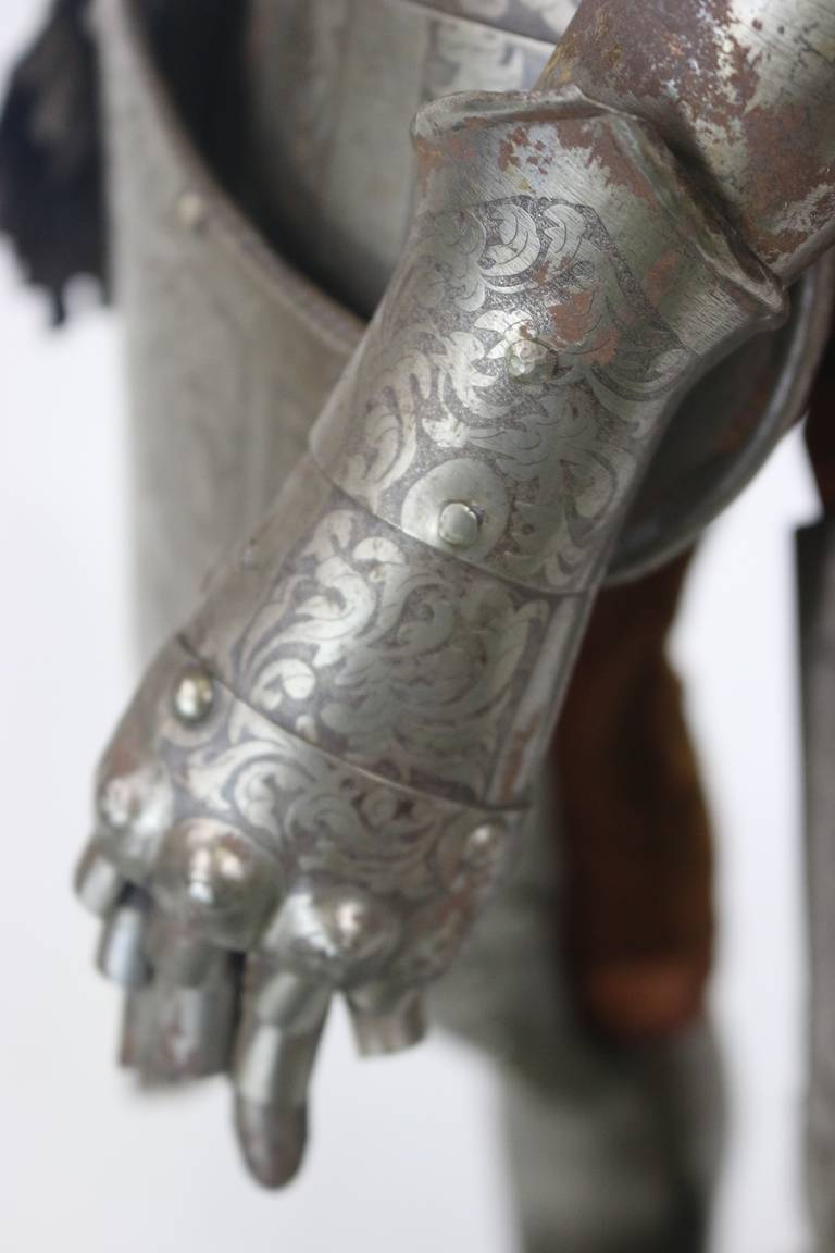 19th Century Pair of Miniature Armor Maquettes in Medieval Renaissance Style For Sale 4