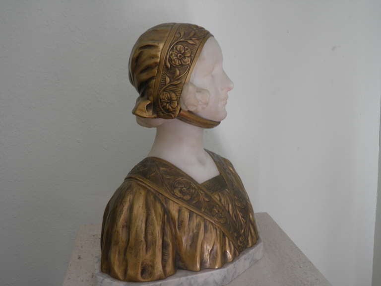 Dutch Queen Wilhelmina Marble Gilt Bronze Signed- Historic Sculpture circa 1890 For Sale 3