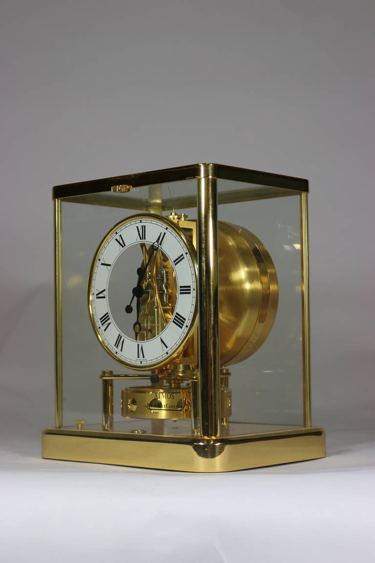 Vergoldete Vintage-Atmos-Uhr von Jaeger- LeCoultre mit Provenienz im Angebot 3
