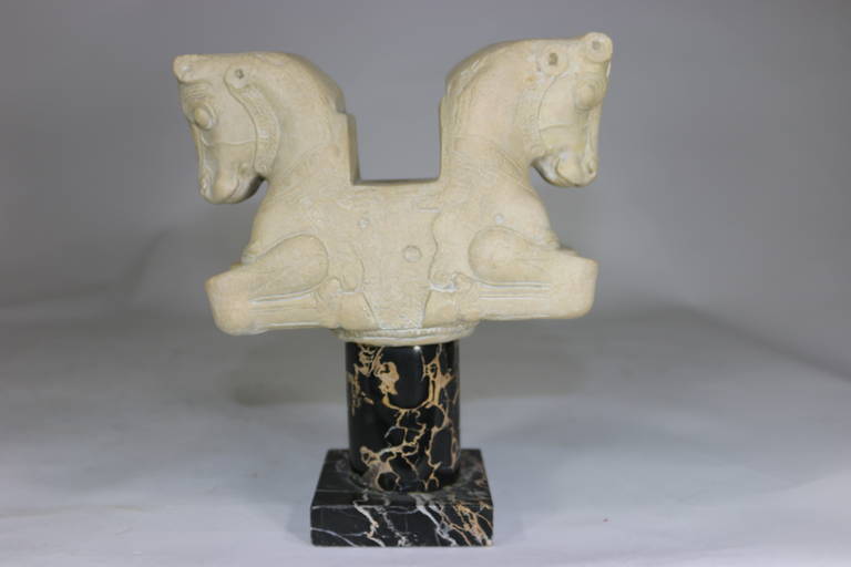 1950s Louvre Classical Greek 'Double Bull' Bookends on Marble Pedestal In Good Condition For Sale In West Palm Beach, FL