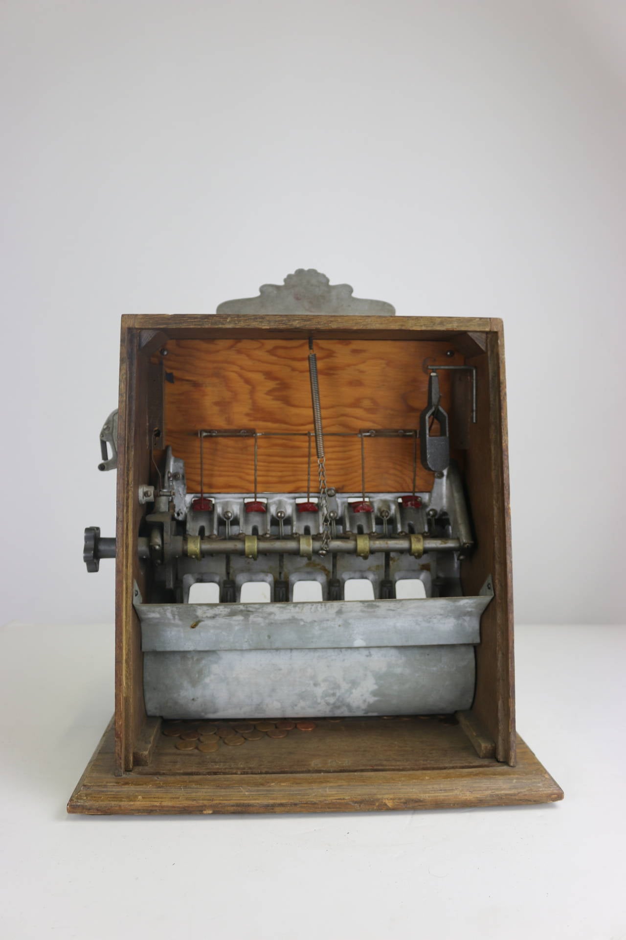 Mid-20th Century 1930s Fields Rare Five Jacks Penny Drop Gambling Machine Trade Stimulator For Sale