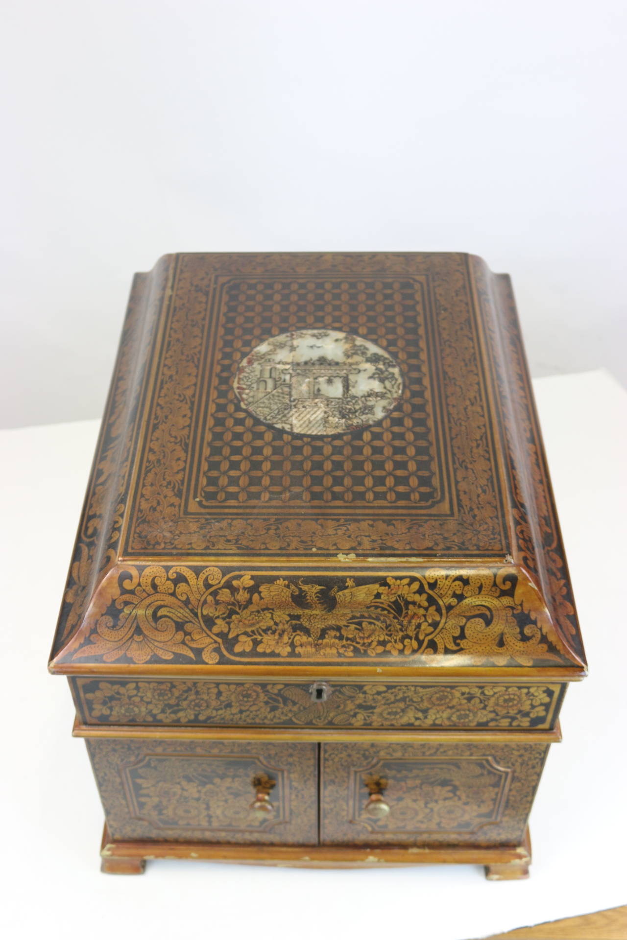 19th Century Large Chinoiserie Penwork Box Table Chest w. Mother-of-Pearl Inlay In Good Condition For Sale In West Palm Beach, FL