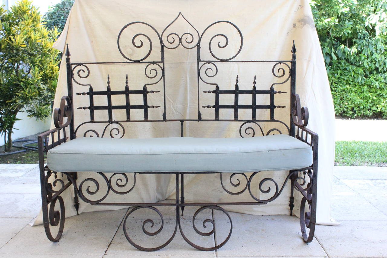 Extraordinary Iron Garden Bench Sofa  in Rare Sculptural Form  circa 1880 In Good Condition For Sale In West Palm Beach, FL