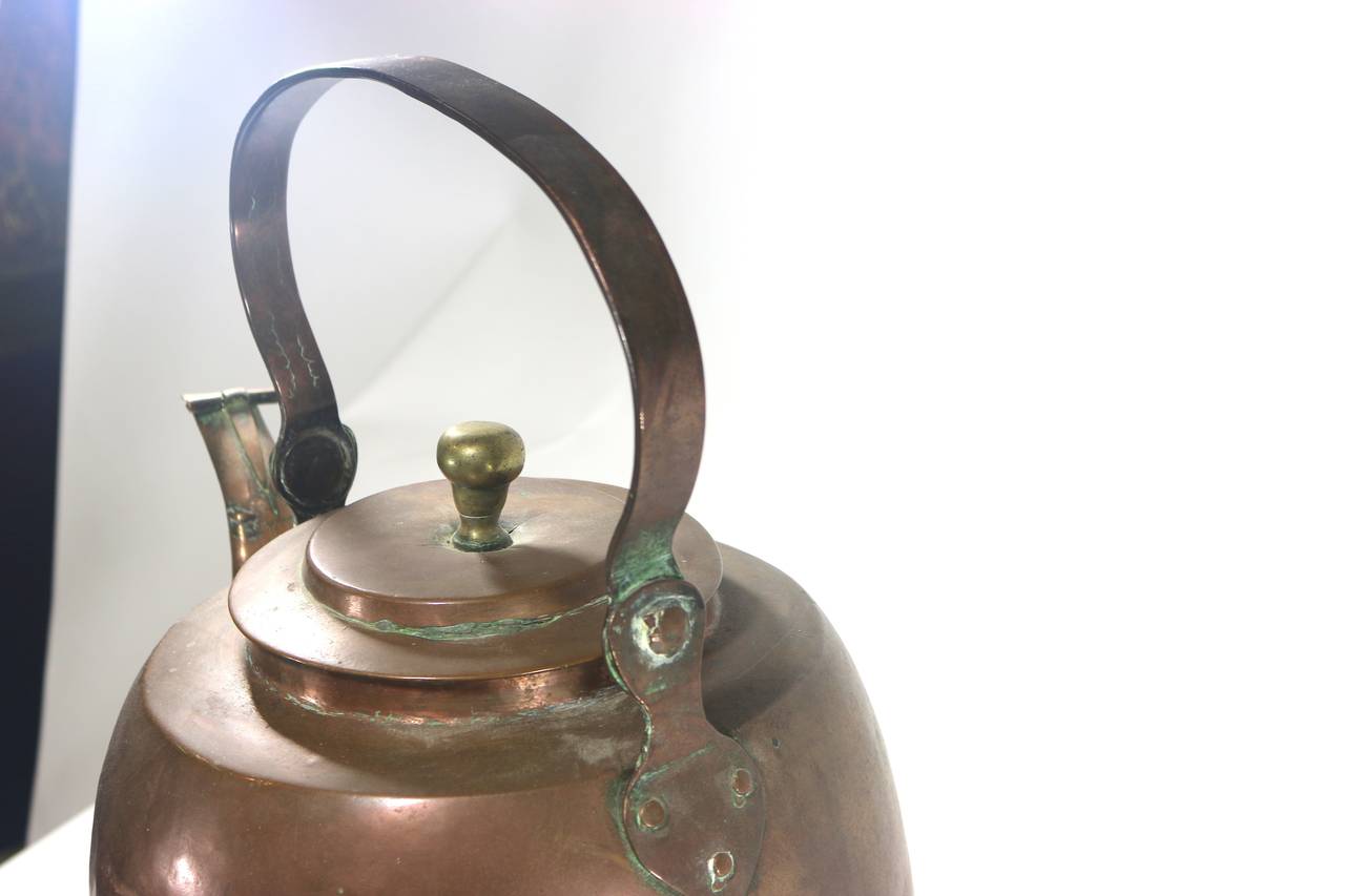 Huge 18th Century Georgian Federal Copper Hearth Water Kettle, Hand-Forged For Sale 1