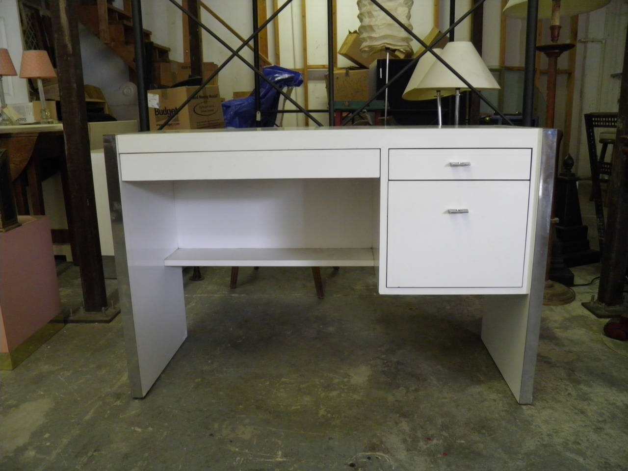Mid-Century Modern 1960s Modern Desk with File Ala Milo Baughman Minimal Streamlined Design For Sale