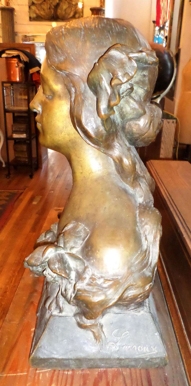 Art Nouveau Bronze Bust of a Woman In Excellent Condition In New York, NY