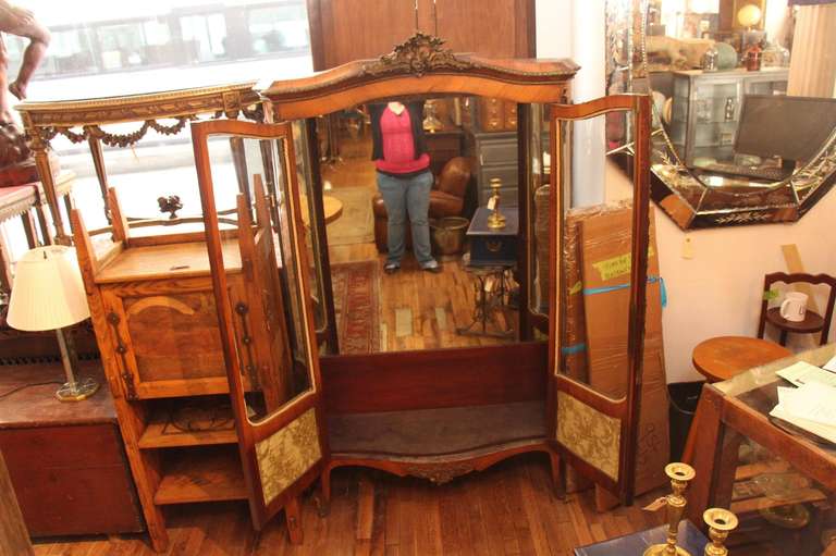19th Century Antique Two-Door French Display Cabinet or Vitrine by Vernis Martin 2