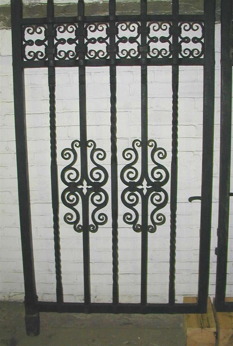 Early 1900s Pair of Wrought Iron Entry Gates signed by Samuel Yellin In Excellent Condition In New York, NY