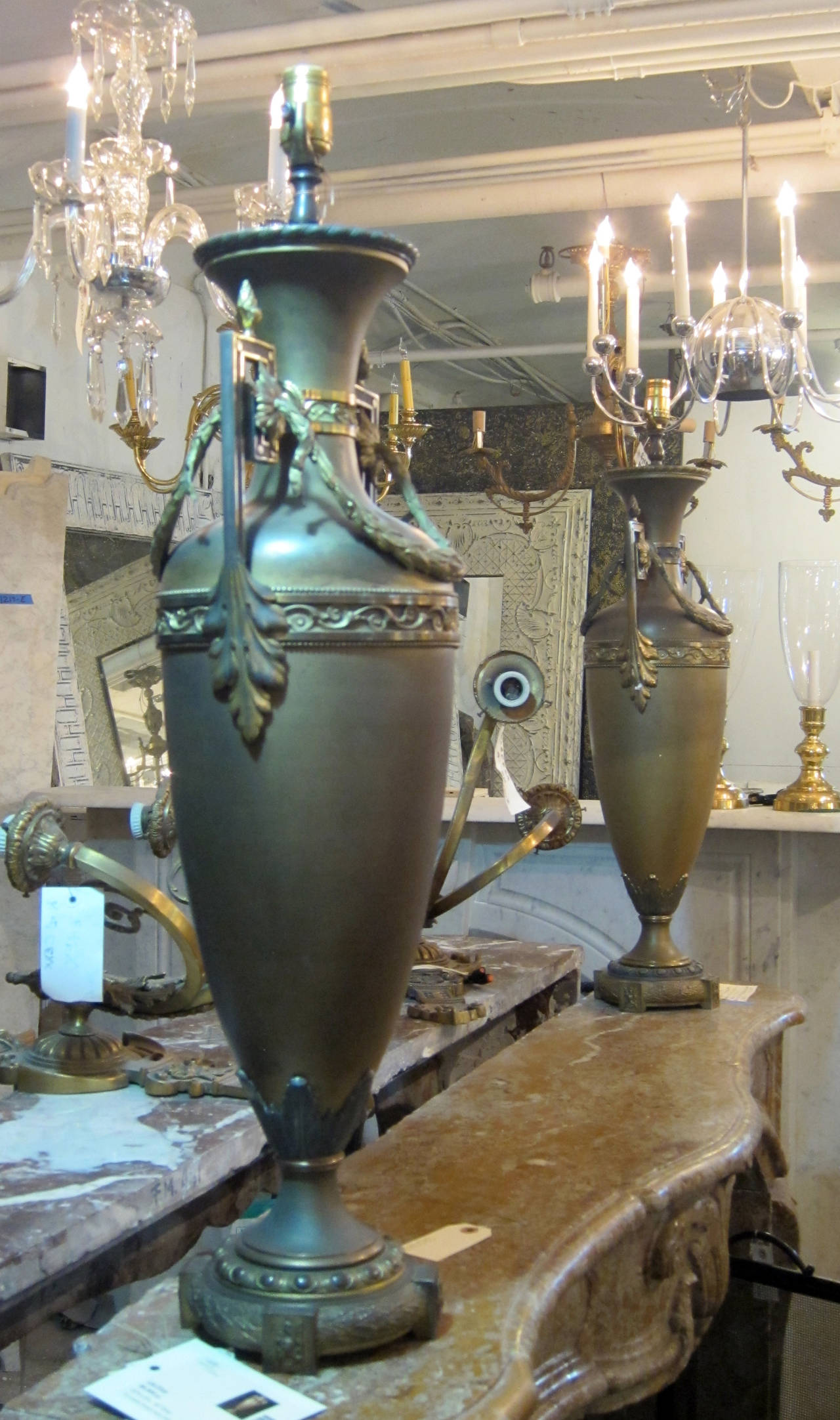 Mid-20th Century 1930s Pair of Bronze Neoclassical French Urn Table Lamps with Swags and Leaves