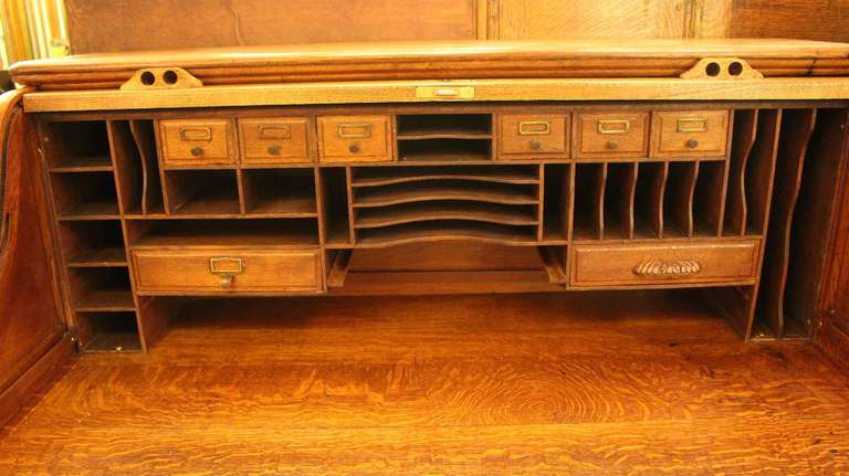 Antique Oak Roll Top Desk with Raised Panels; S-Roll Style In Excellent Condition In New York, NY