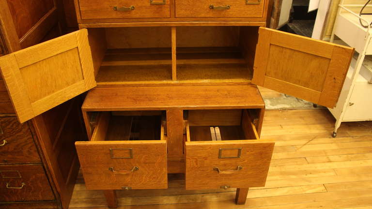 Early 1900s Oak Modular Library Office File Cabinet In Good Condition In New York, NY