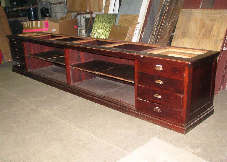 19th Century Large Mahogany Display Cabinet For Sale 1