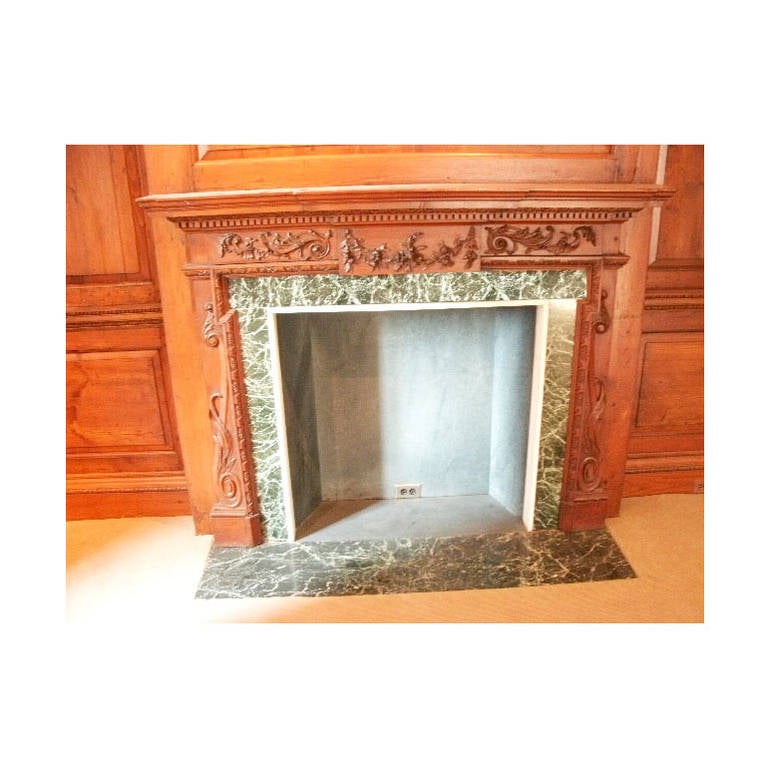 Antique Knotty Pine Paneled Room with Marble Mantel from Manhattan In Good Condition In New York, NY