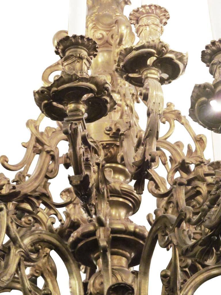 Mid-20th Century 1930s Grand Scale French Bronze Chandelier with 18 Lights